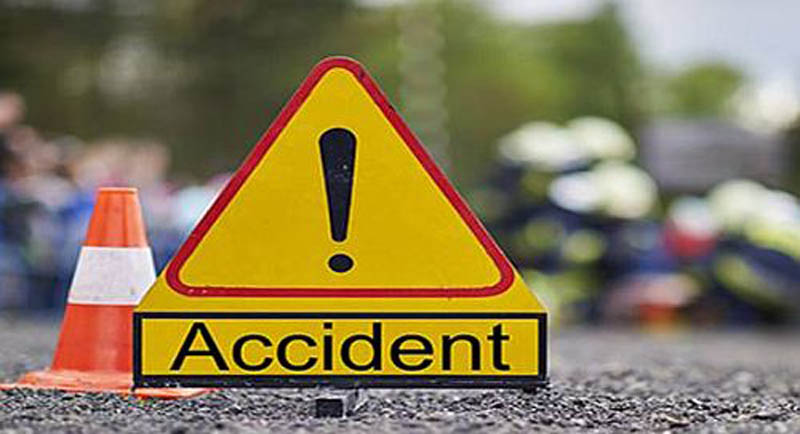 Accident cu victime pe Calea Chișinăului din Iași. Mașină lovită de tramvai