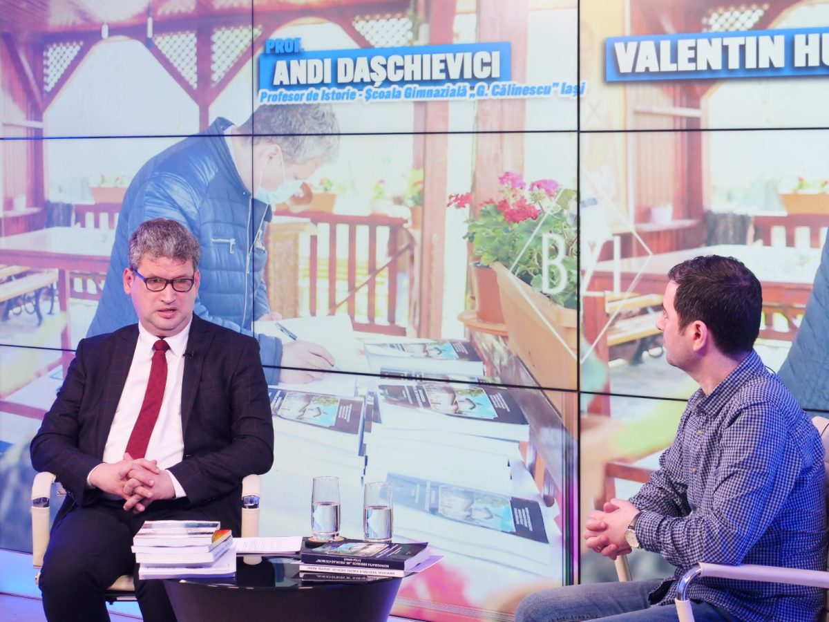Un cadru didactic a discutat despre munca la catedră, rolul disciplinei Istorie, proiectele locale și naționale în care au fost implicați elevi, dar și despre activitățile în parteneriat cu cei de la Cercul Cultului Eroilor, în Studioul BZI LIVE – FOTO, VIDEO