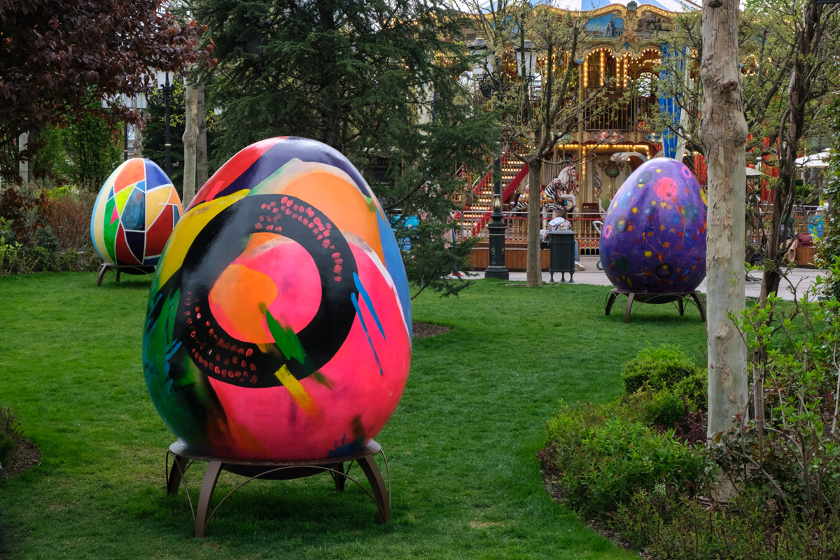 Cromatic(ou) și Urme, proiecte artistice ale studenților, colorează Iulius Town Timișoara