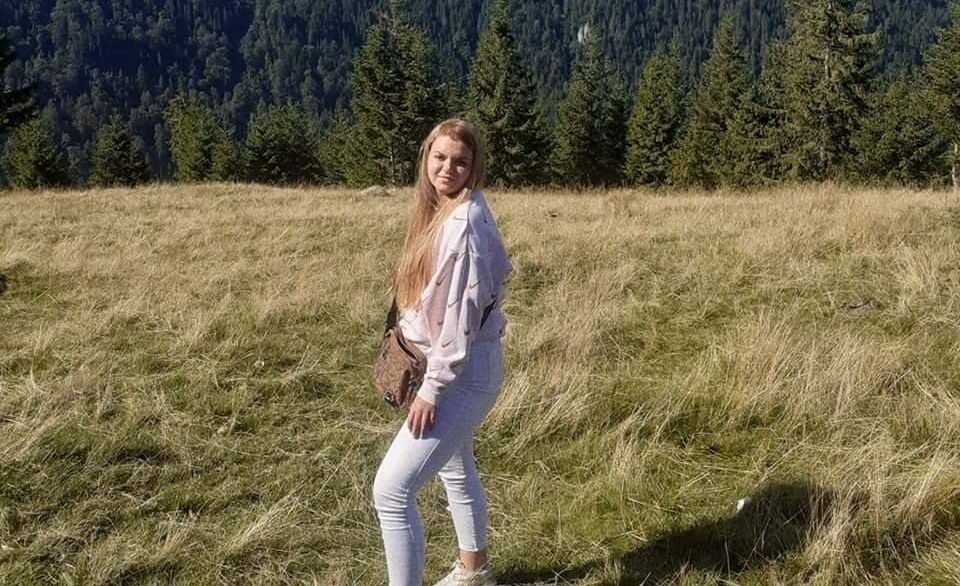 În lumea reală, anormală, aberantă, fata din poveste și-a aniversat cei 18 ani în spital, la Iași. Fetița are nevoie de ajutorul nostru. Iată de diagnostic crunt a primit
