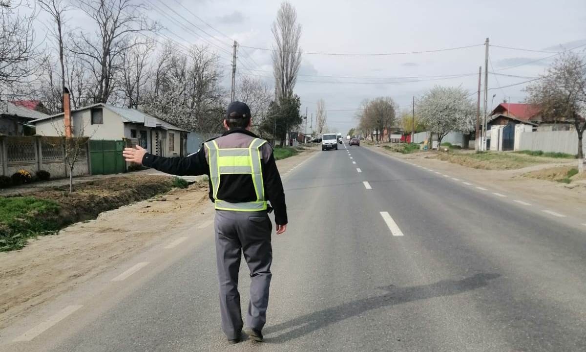 Un bărbat care avea asupra sa un document fals cu privire la valabilitatea inspecției tehnice periodice, prins de polițiștii de frontieră Galați