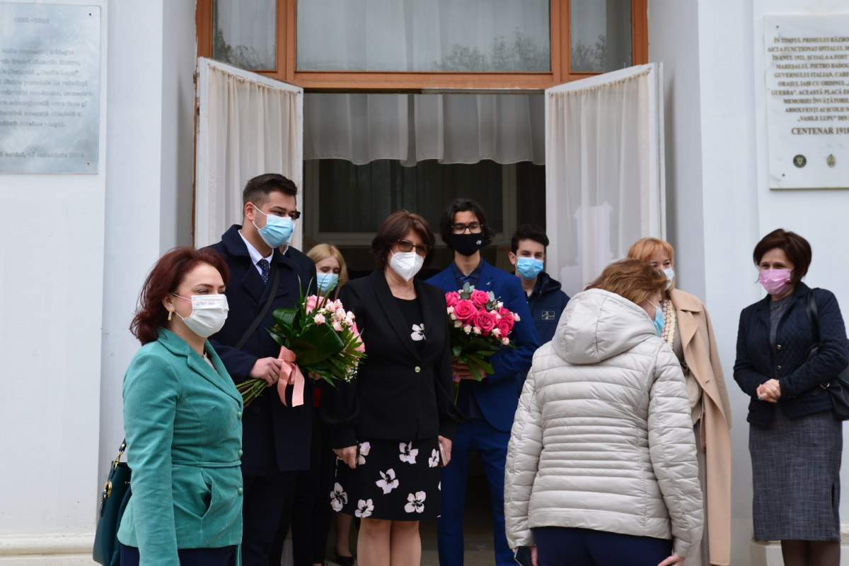 Monica Anisie în vizită la Colegiul Pedagogic „Vasile Lupu” – FOTO