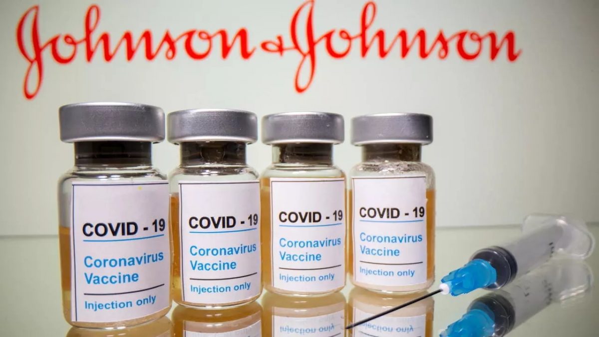 Savanții americani au recomandat vineri reluarea vaccinării cu serul Johnson & Johnson