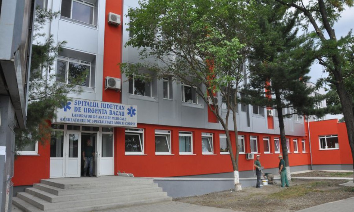 Intervenție a pompierilor după ce un incendiu a izbucnit la Spitalul Județean de Urgență Bacău