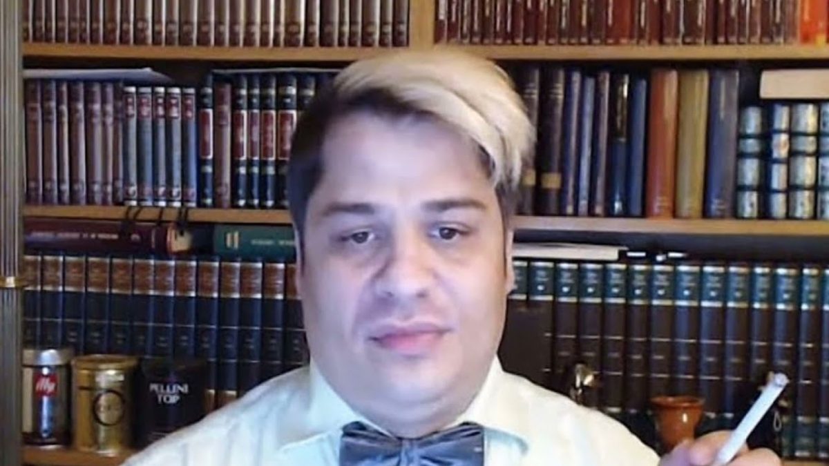 Un vlogger din România, în centrul unui scandal. Mai mulți copii, amenințați pe internet de acesta