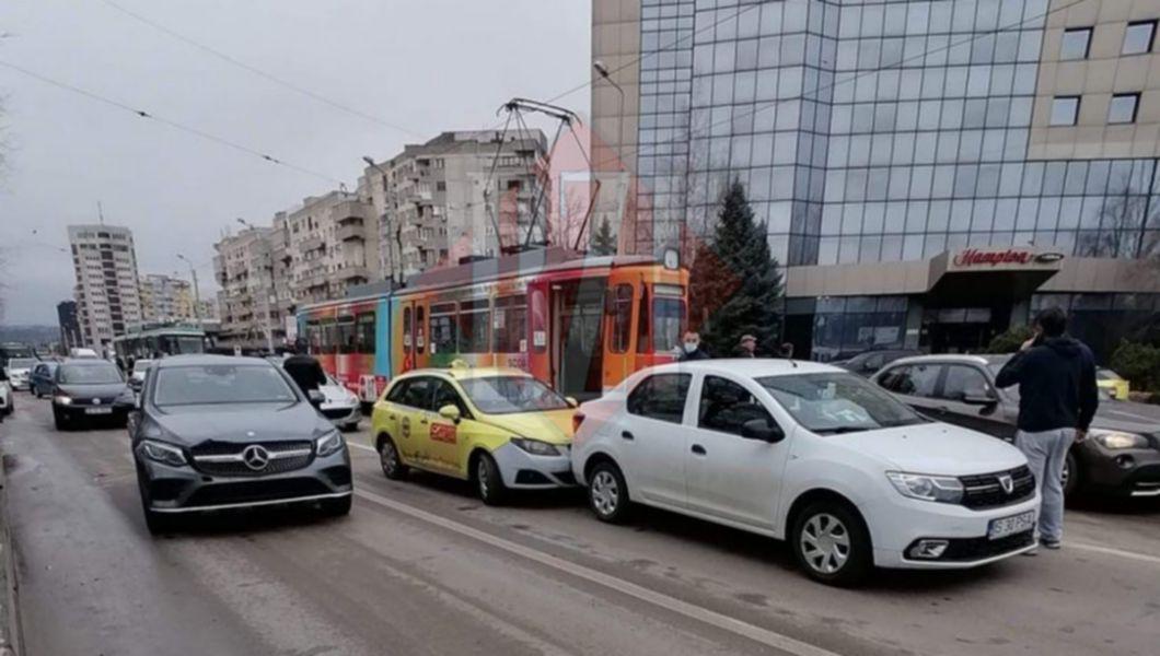 Schimbare radicală de situație! S-a finalizat ancheta în cazul tramvaiului care a spulberat mai multe mașini în centrul Iașului! Vatmanul nu are nicio vină