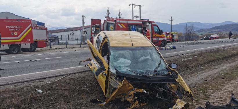Grav accident rutier la Sibiu! Trei morți și o femeie însărcinată rănită, după un impact frontal – FOTO