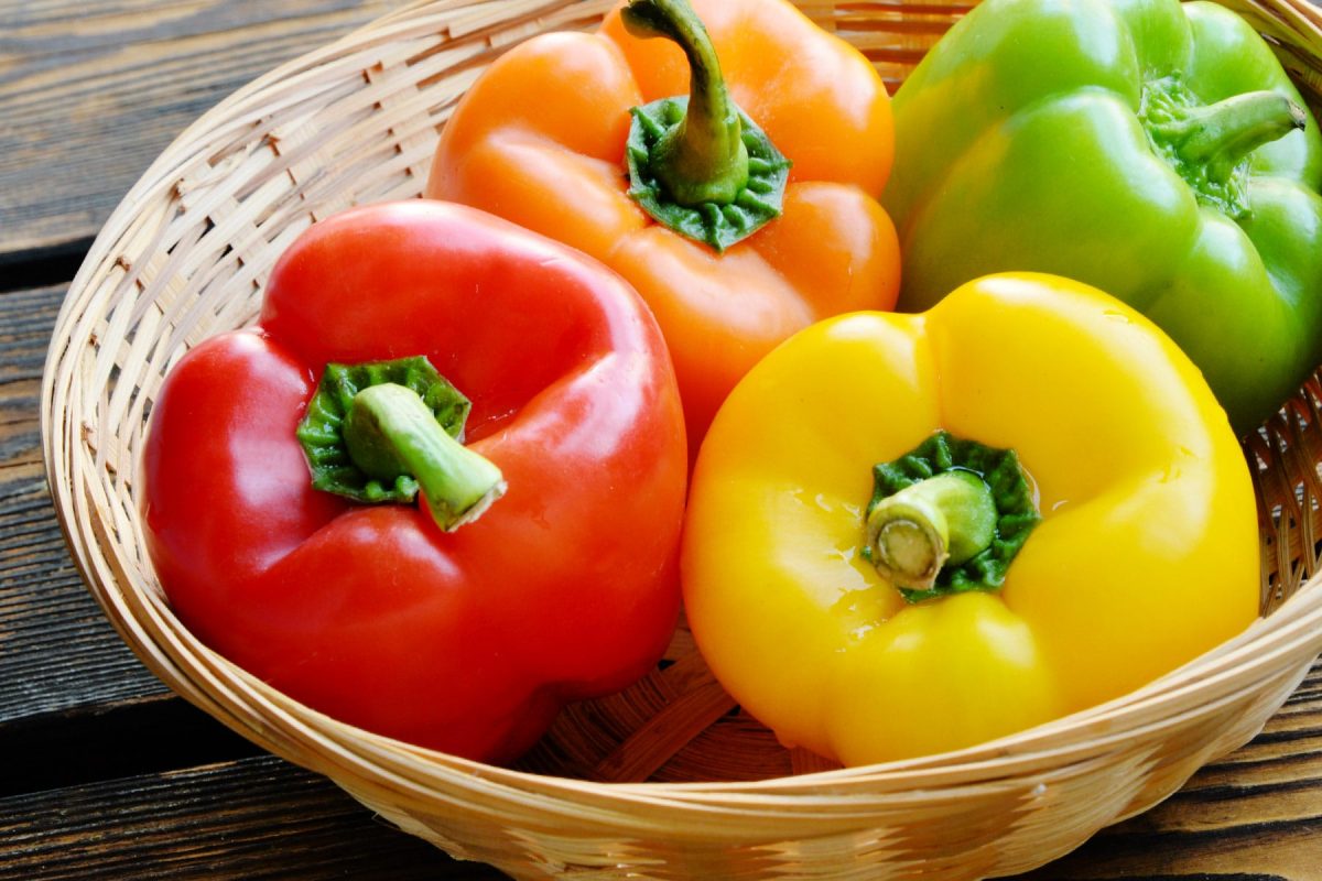 Dieta anti-cancer. Top 7 alimente sănătoase, care să nu-ţi lipsească din hrana zilnică