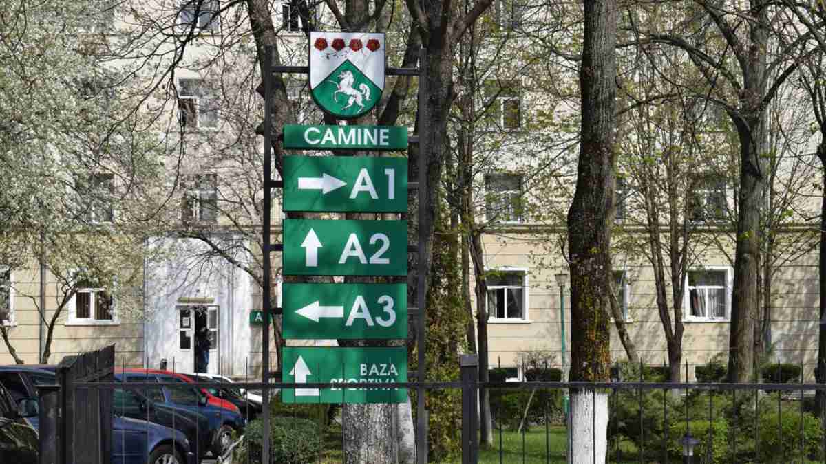 Sute de studenți de la Universitatea de Agronomie din Iași revin în căminele din campus