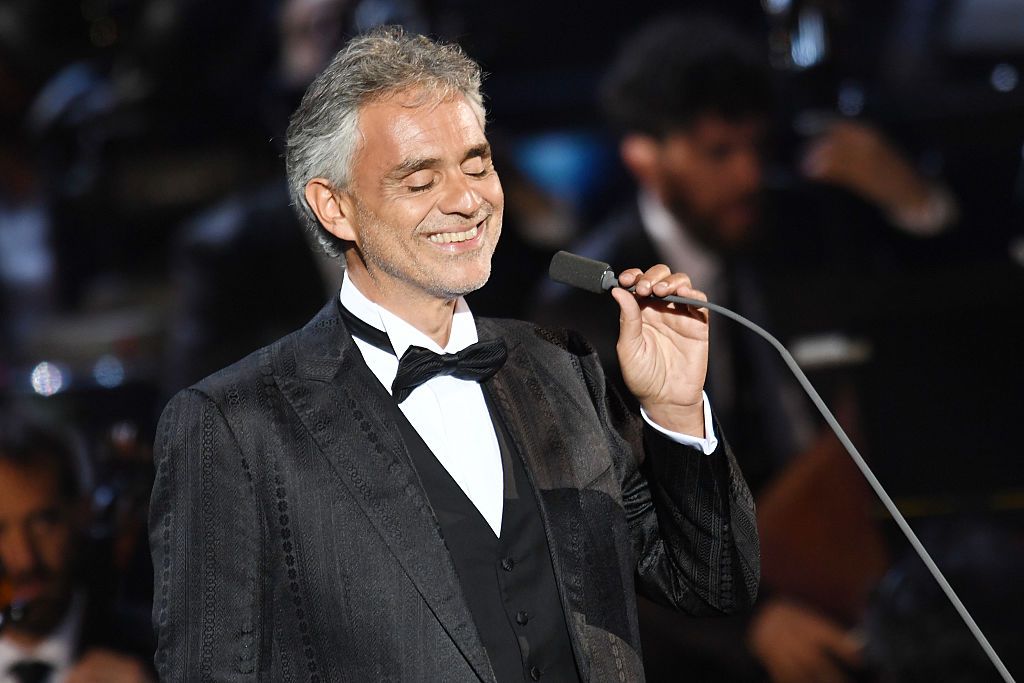 Ce soție frumoasă are Andrea Bocelli! Veronica Berti este cu 25 de ani mai tânără: „Mariajul nostru a început efectiv în clipa în care ne-am cunoscut” – GALERIE FOTO