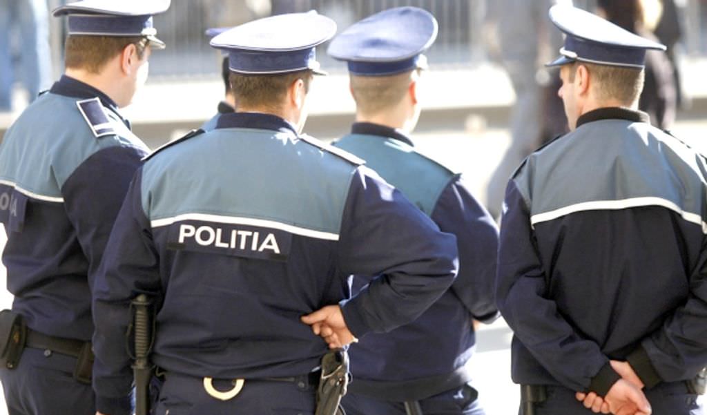 Ce înseamnă când visezi poliție: Semnale de alarmă pentru acțiunile viitoare!