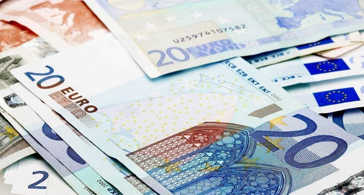 Curs valutar 16 aprilie 2021. Ce se întâmplă cu euro la sfârșitul săptămânii. Anunț pentru românii care au credite