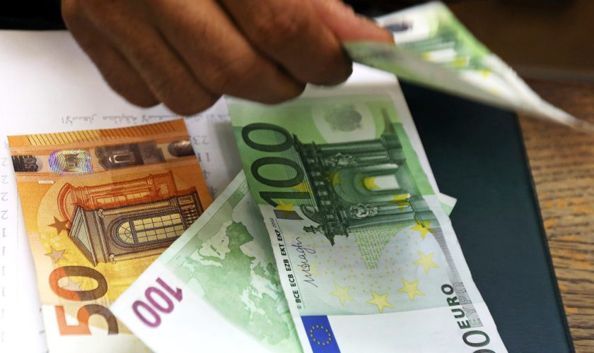 Curs valutar 30 aprilie 2021. Ce se întâmplă cu euro la sfârșitul săptămânii