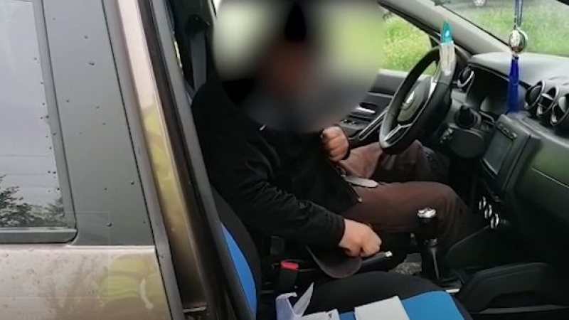 Un șofer aflat în stare de ebrietate a adormit la volan. Traficul într-o intersecție din Galați a fost încurcat câteva ore – VIDEO