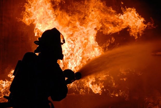 Incendiu în județul Vrancea! O biserică a fost cuprinsă de flăcări în Vinerea Mare
