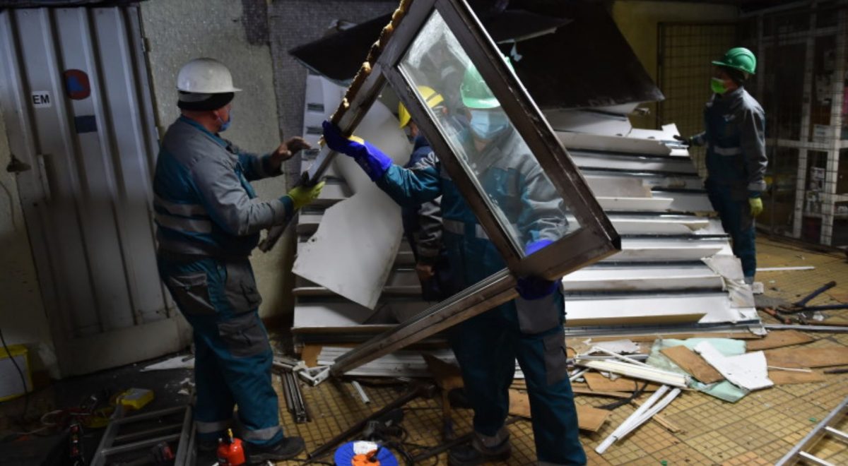 Demolarea magazinelor de la metroul din Bucureşti. Primarul Sectorului 2, Radu Mihaiu: „Chioşcurile erau amplasate ilegal” – LIVE VIDEO