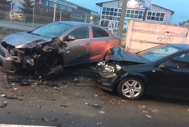 S-a aflat cine este bărbatul care a acroşat 12 maşini pe o stradă din Braşov
