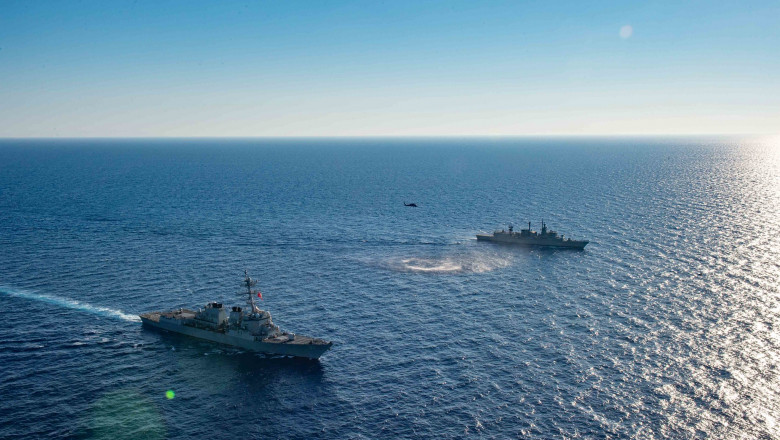 Sporesc tensiunile în Ucraina: Rusia a mai trimis două nave de război în Marea Neagră