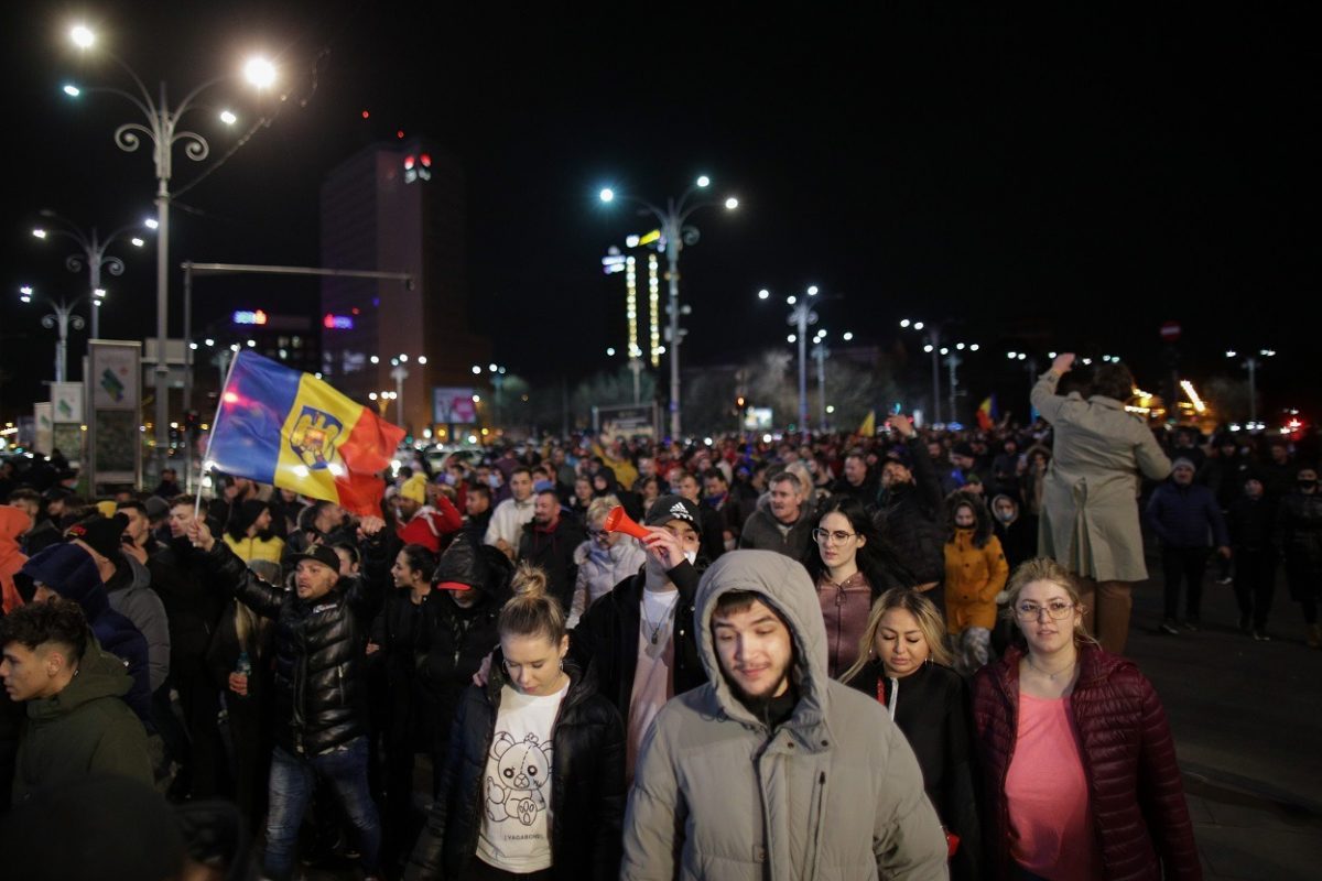 A cincea zi de proteste în București! Oamenii spun că nu își mai doresc restricții și vor ca libertatea lor să nu mai fie limitată