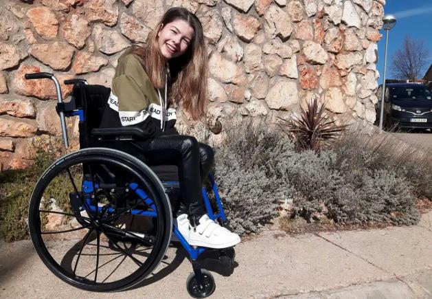 Studentă româncă la Madrid care și-a scris examenele cu nasul. «Dacă eu am reușit, atunci oricine poate!»