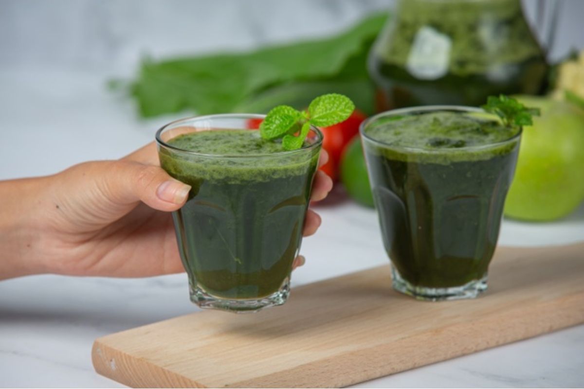 Two cups of parsley juice 