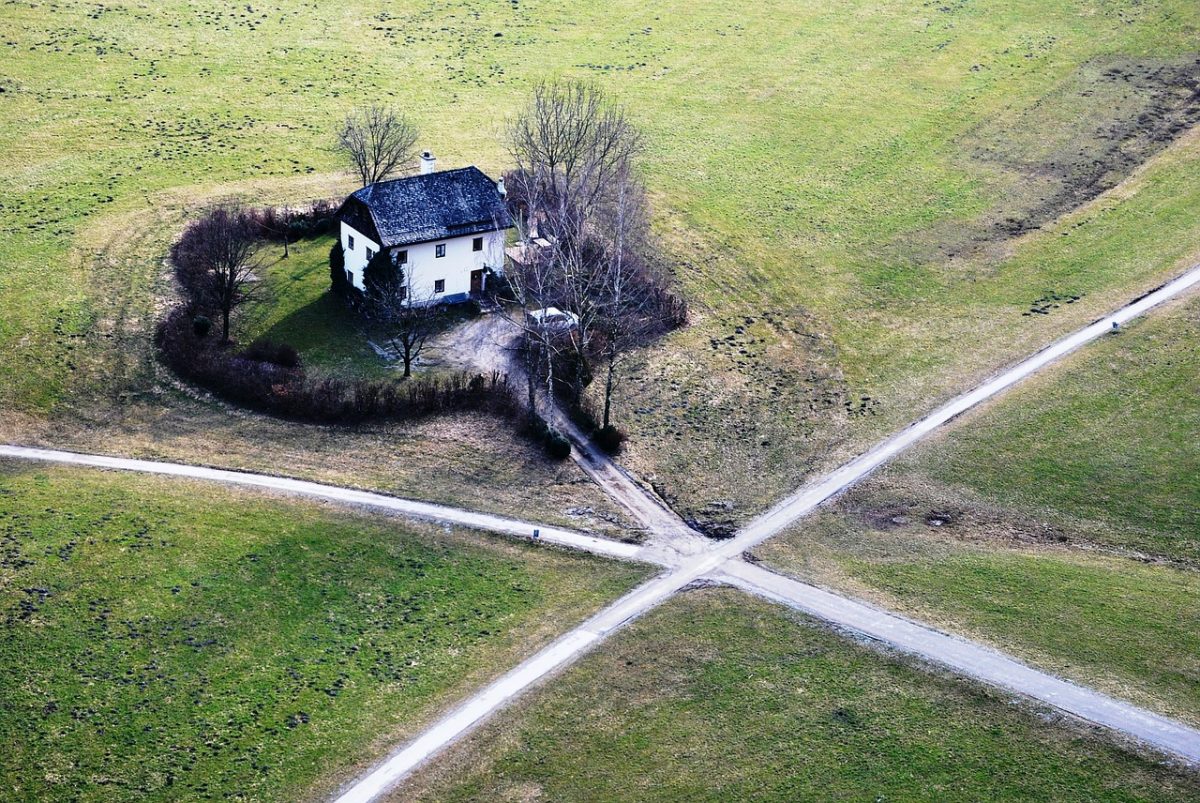 Teren de vânzare – Acte necesare pentru cadastru și intabulare