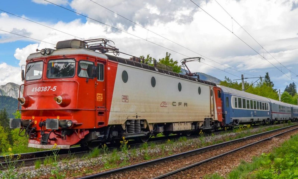 CFR Călători introduce legături cu trenuri directe din țară spre litoral în minivacanța de Paște