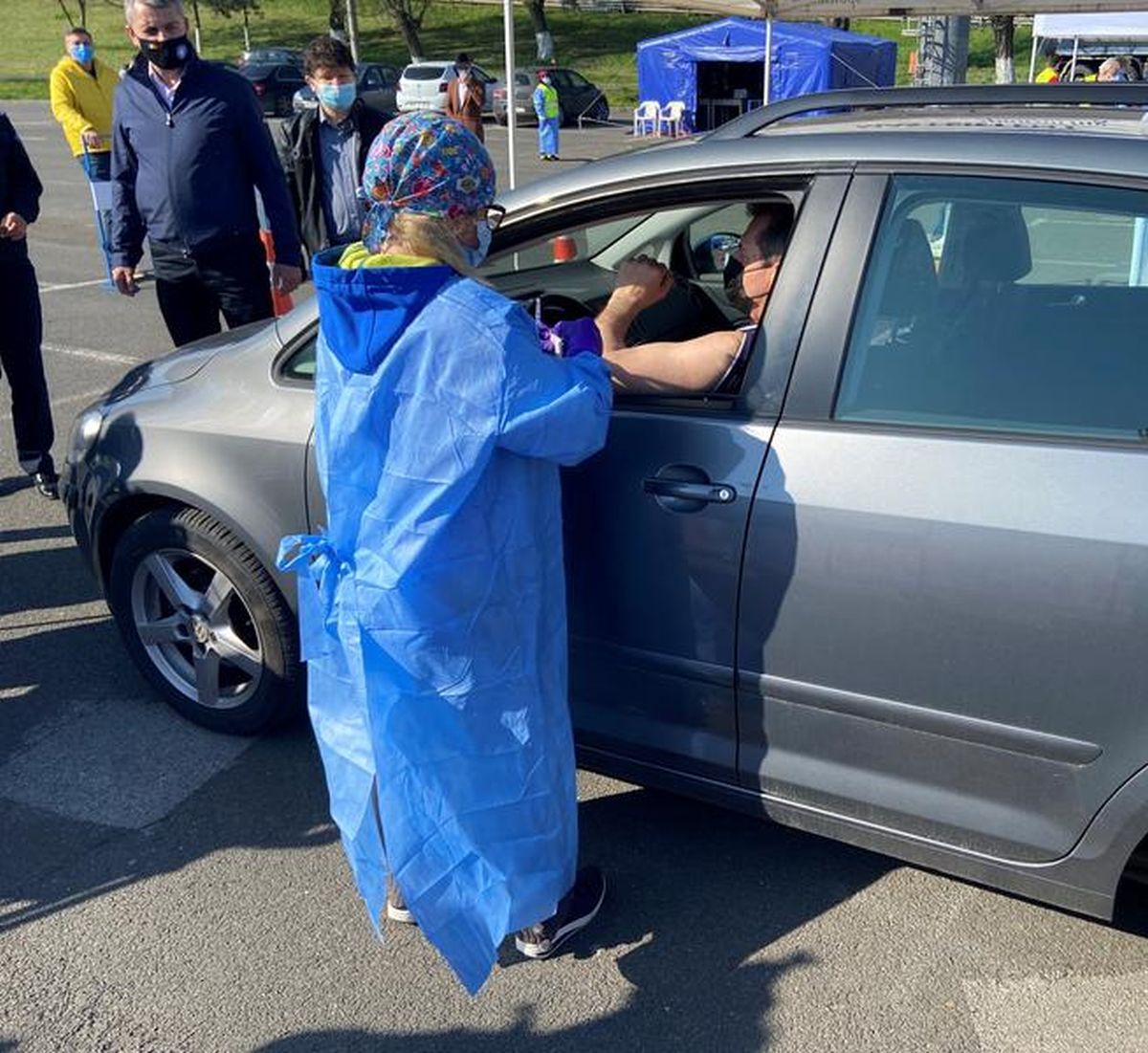 Vaccinare anti-Covid-19 drive-thru în Capitală. Cum se pot imuniza bucureştenii în maşină