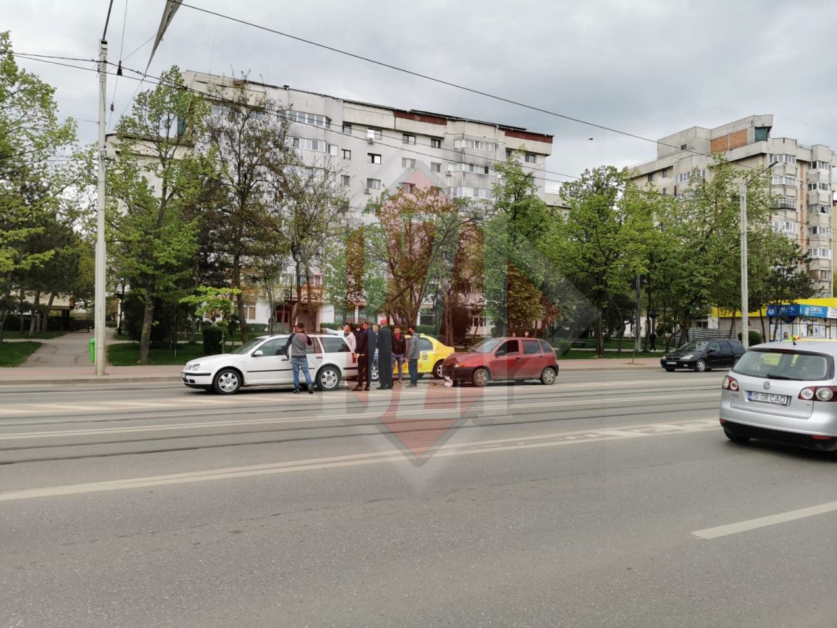 Accident rutier în zona Nicolina din Iași. În coliziune au fost implicate două autoturisme – Exclusiv, Foto