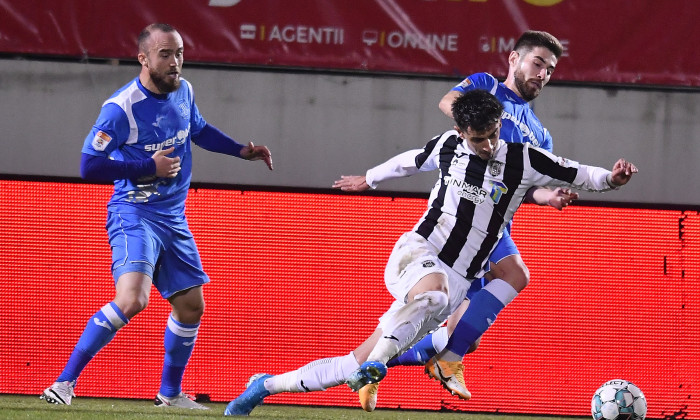 Final de meci pe stadionul din Giurgiu. Poli Iași învinge pe Astra Giurgiu după ce au jucat cu un om în minus.