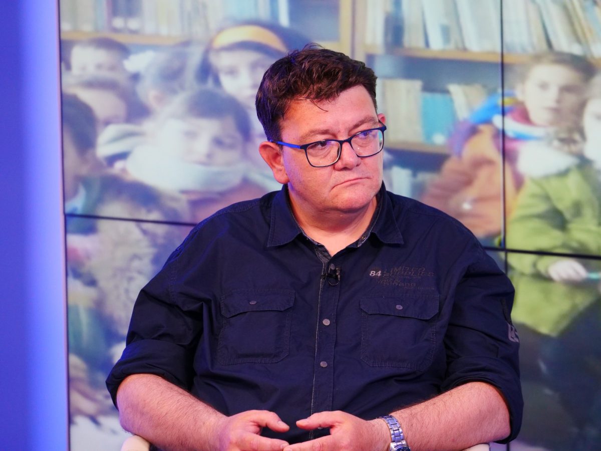 Care este rolul şi valorile învăţământului tradiţional? Ce spune profesorul Dan Vițcu , absolvent al fostului Conservator şi cadru didactic în mediul rural la şcolile gimnaziale din localităţile Holboca şi Victoria, judeţul Iaşi – VIDEO, FOTO