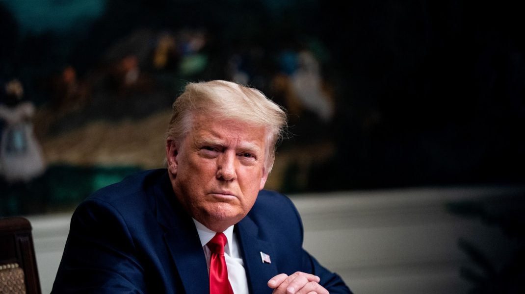 Donald Trump, interzis pe platforma de socializare Facebook