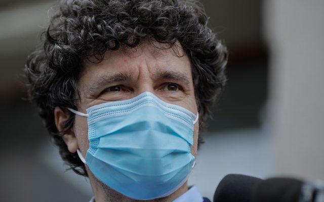 Câți bani va trebui să scoată din buzunar Nicușor Dan, primarul Capitalei, pentru că nu vrea să se vaccineze anti-Covid-19