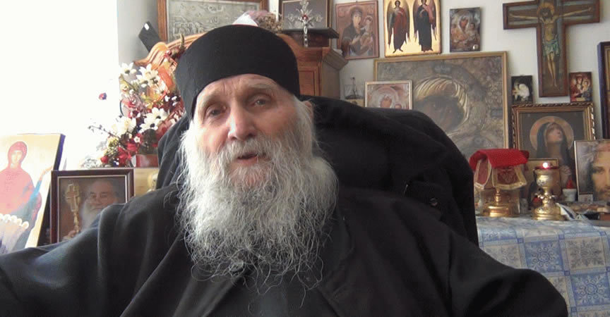 Părintele Ieromonah Daniil de la Mănăstirea Frăsinei a murit chiar în noaptea de Înviere în timp ce celebra slujba