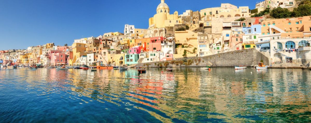 După ce au finalizat vaccinarea în masă, Italia a înregistrat prima victorie: O insulă fără niciun caz de infectare cu coronavirus