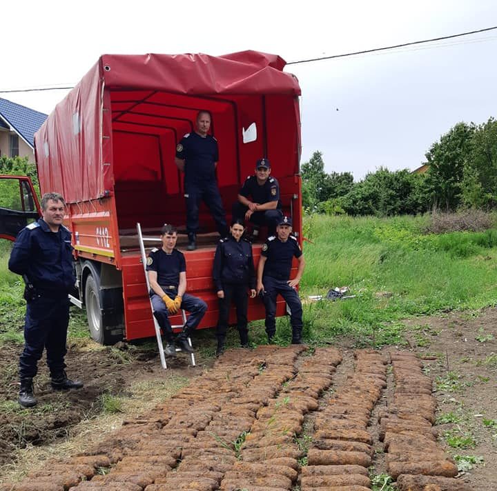Descoperire record în Valea Adâncă din comună Miroslava. Peste 200 de proiectile din al Doilea Război Mondial au fost scoase la suprafaţă – Galerie Foto