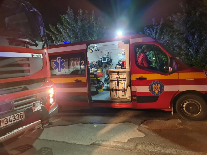 Un tânăr de 19 ani a produs un accident rutier în timp ce se îndrepta spre o petrecere. Cinci persoane au ajuns în stare gravă la spital