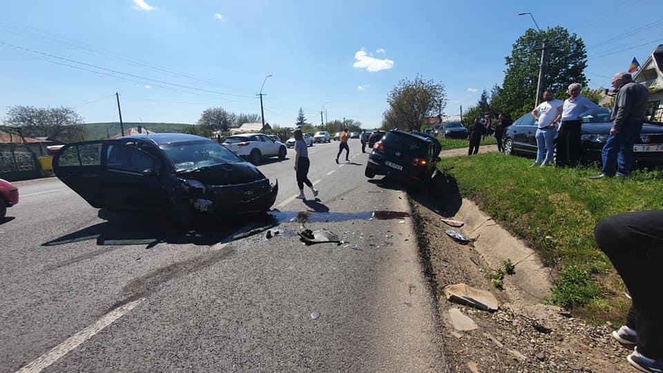 Accident rutier grav, la Budăi! Cinci persoane, dintre care doi copii, au nevoie de îngrijiri medicale – EXCLUSIV / UPDATE / FOTO