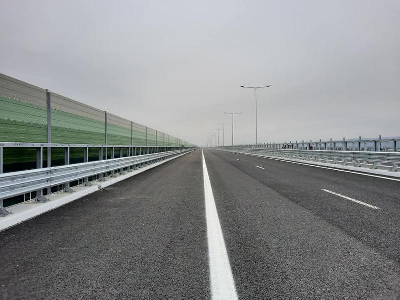 Constructorii chinezi care au fost scoşi de la licitaţia a 10 kilometri de autostradă au câștigat procesul! CNAIR trebuie să facă o evaluare a ofertelor