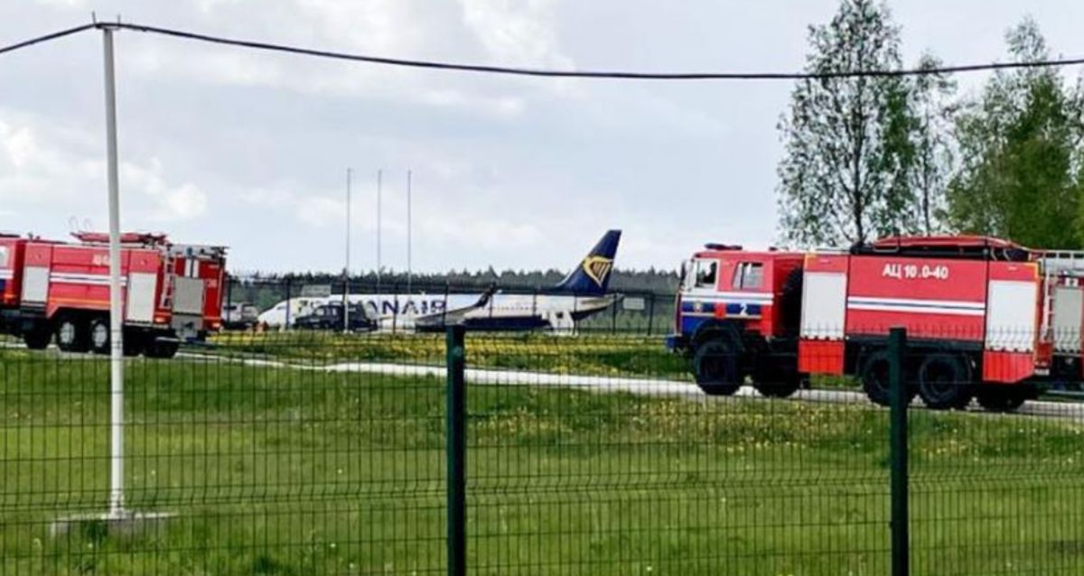 Un avion a fost deturnat la Belarus. Aleksandr Lukașenko, acuzat că ar fi oprit aeronava pentru a aresta un opozant.Mărturiile pasagerilor aflaţi la bord