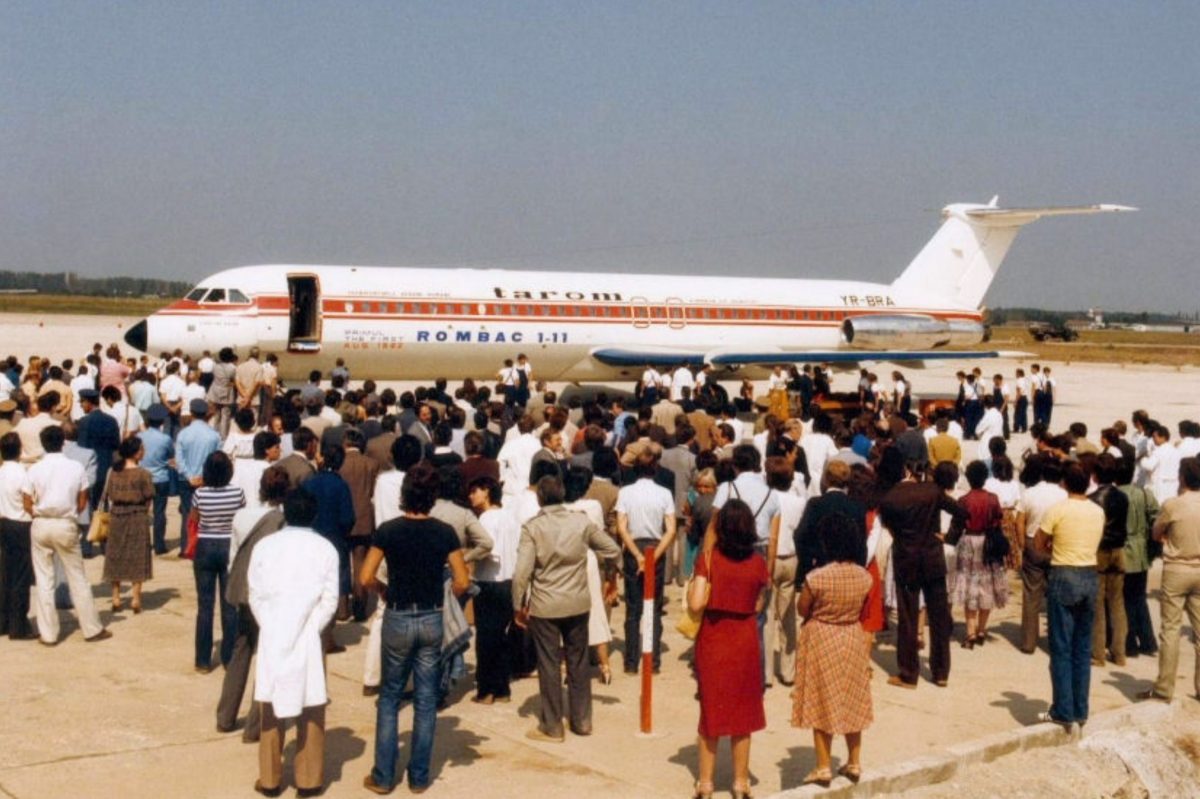 Bunurile de lux ale lui Nicolae Ceauşescu, vândute la licitaţie. Ce preţ de pornire au avut limuzina şi avionul prezidenţial