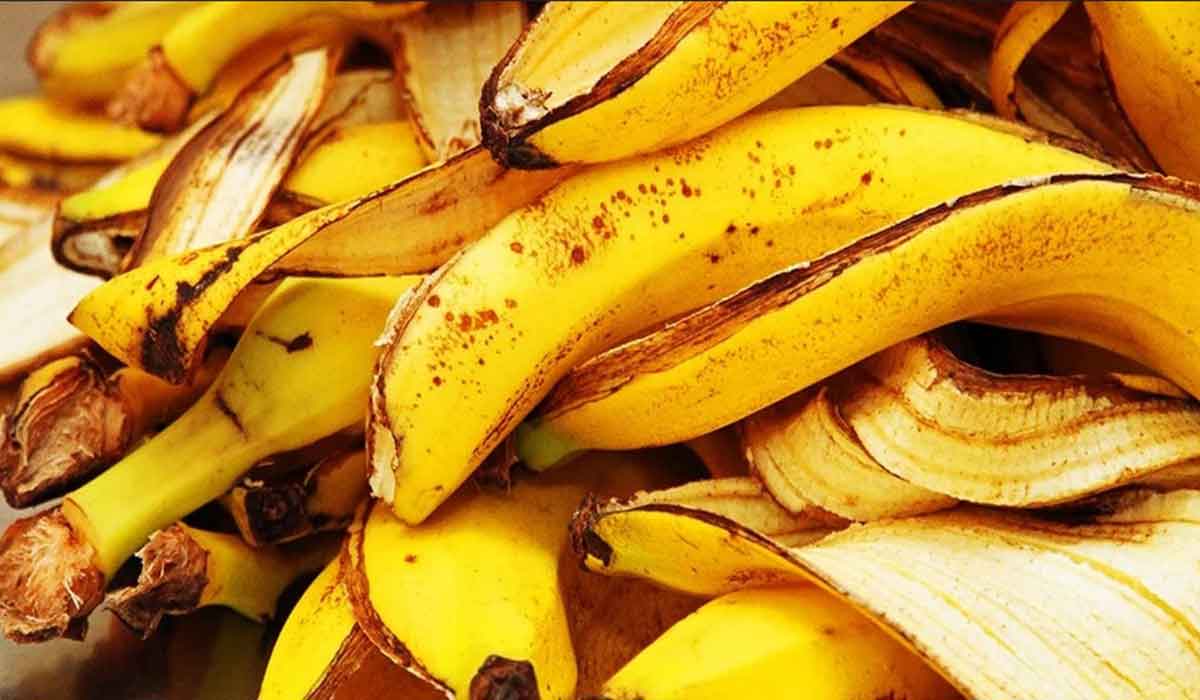 Coaja de banană are foarte multe întrebuințări și beneficii pentru sănătate