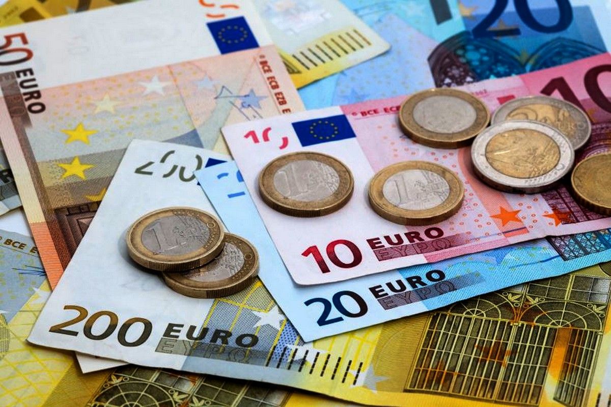 Curs valutar 22 septembrie 2021. Moneda euro a atins un nou maxim istoric după o perioadă de stabilitate