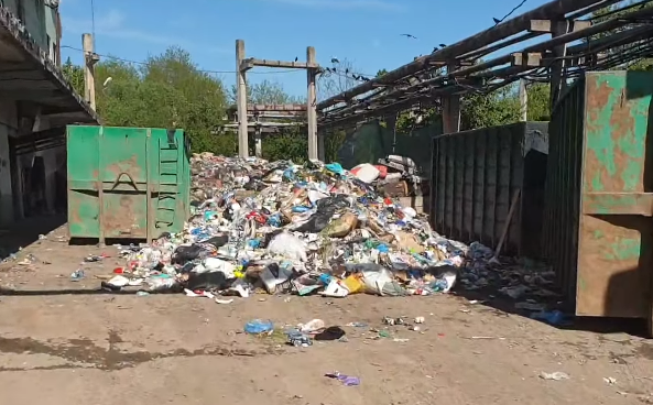 Compania de salubritate reacționează la imaginile publicate de șeful Gărzii de Mediu: „Deșeurile au fost ridicate”