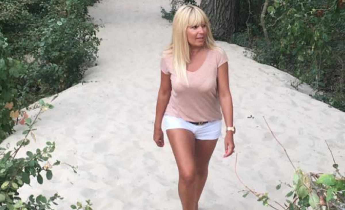 Cum arată acum fiica Elenei Udrea. Eva și părinții ei au petrecut Paștele la mare