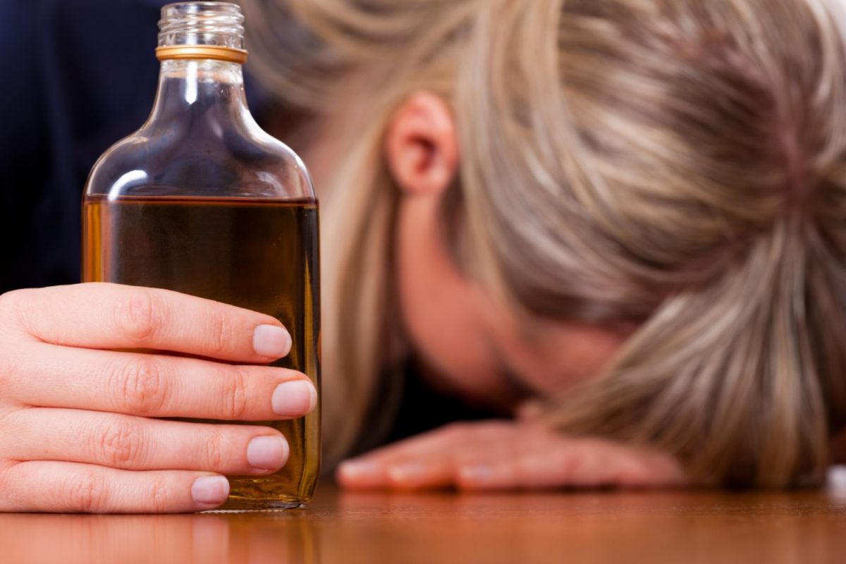 Consumul de alcool ar putea duce la reducerea dimensiunilor creierului. Chiar şi o singură picătură dăunează, se arată într-un studiu