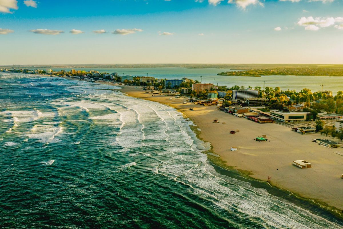 Stațiunile Mamaia, Eforie Nord şi Costineşti, în topul destinaţiilor căutate de români pentru concediul din vară