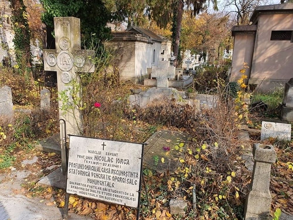 Iată cum a ajuns să arate mormântul savantului Nicolae Iorga, din cimitirul Bellu