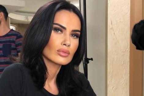 Oana Zăvoranu continuă războiul împotriva Oanei Roman