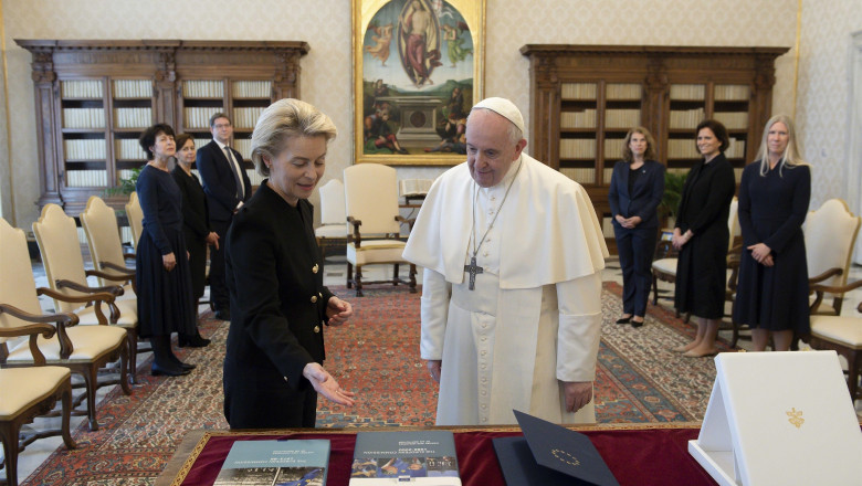 Papa Francisc şi Ursula Von der Leyen, prima întâlnire oficială